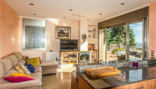 Lovely Home In Sant Cebrià De Vallalta - Foto 3