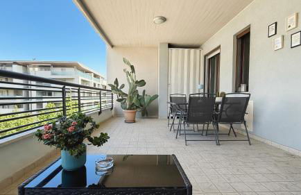 Light Blue House - Photo 3