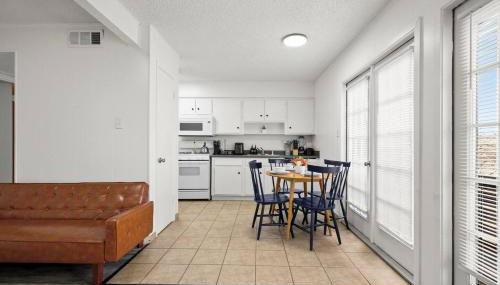 Bright & Cozy 1BR in Austin | Wi-Fi & Comfort - Foto 3