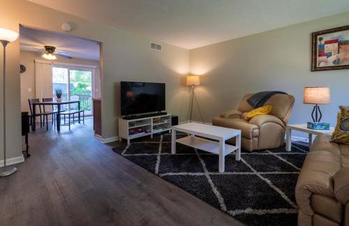 Lovely West Akron home with attached private garage - Foto 4