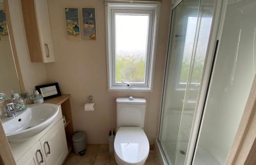 Rew Farm Country and Equestrian Accommodation - Sunset Lodge - Photo 13