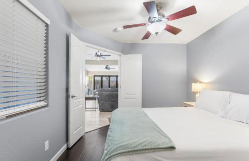 Swim, Golf, Grill and Chill! Surprise Group Getaway - Foto 21