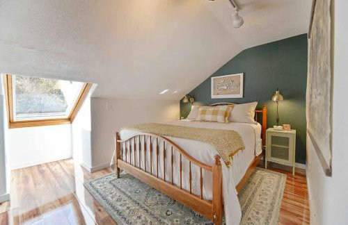 Huvila Haven Lake Front Home with Dock and Hot Tub - Foto 28