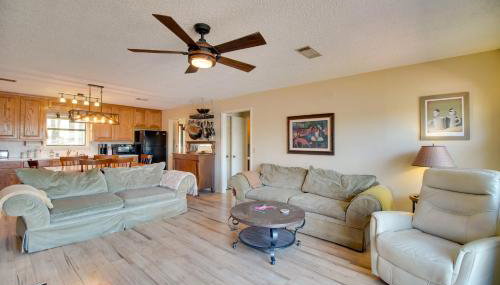 Dock and Water-View Deck Home on Lake Dardanelle - Foto 3