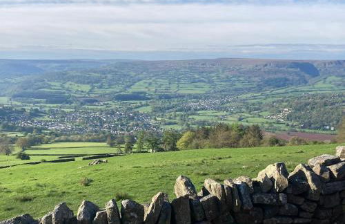 Boutique High Street Apartment In Crickhowell - Photo 46