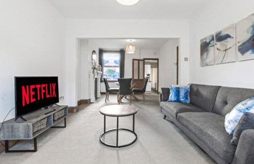 Home Away I 3BR Comfort Suite I Private Courtyard I Super Fast Wi-Fi I Free Parking - Foto 13