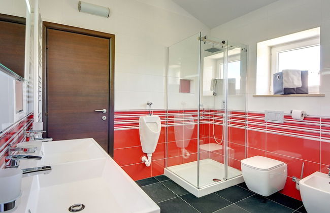 Beautiful Villa With Garden, Private Heated Pool, Whirlpool, Sauna, Near Rovinj - Foto 18