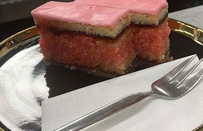 Slovakian Cakes & Pastry Tasting in Bratislava - Foto 4