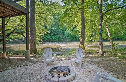 Crystal River Cabin with Scenic View and Fire Pit - Foto 2
