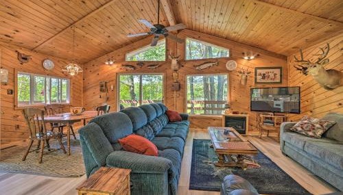 Atlanta Waterfront Cabin with Dock and Kayaks! - Foto 4