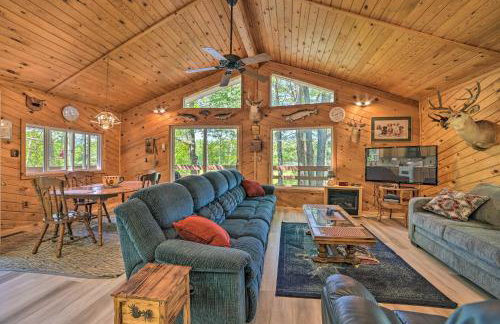 Atlanta Waterfront Cabin with Dock and Kayaks! - Foto 4