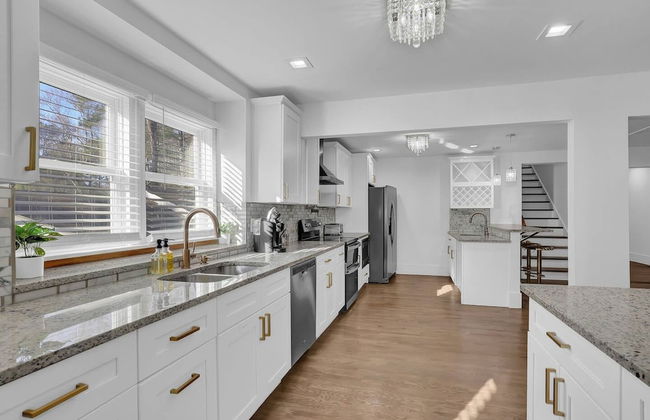 Atlanta Ivy Manor Message Now for Summer Special - Foto 9