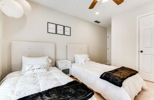 Game Room and Peaceful Deck Dacula Family Home - Foto 23