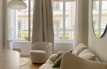 Appartement hausmannien au coeur du 7e - Photo 1