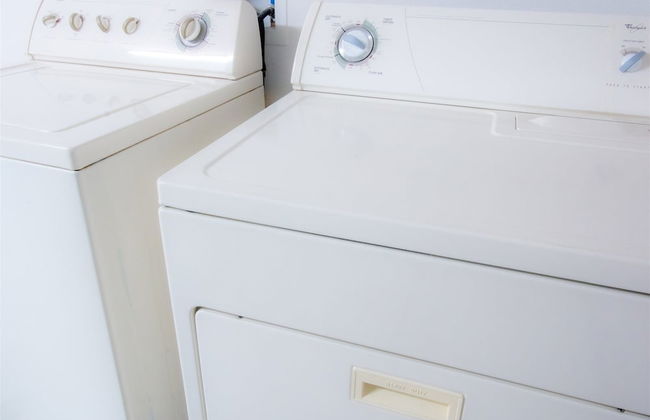 4 Bed and 3 Bath in Perfect Location With Pool by Florida Dream Home - Foto 16