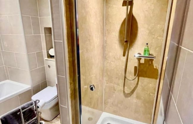 Stunning Spacious Apartment on River Ness - Photo 14