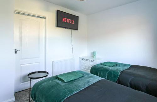 Modern 2BR Home in SK14, WIFI, Parking, Sleeps 5 - Foto 9