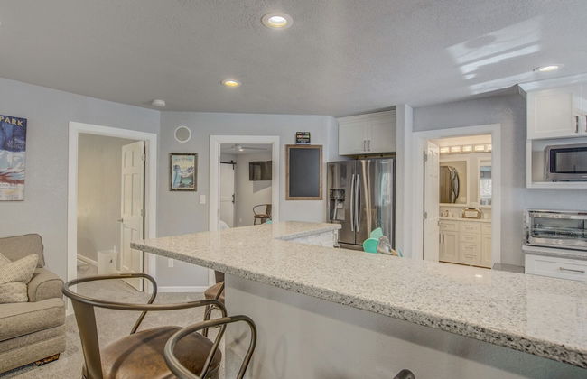 Verdant Oasisluxury, Traveler's Home W/hottub! - Foto 19