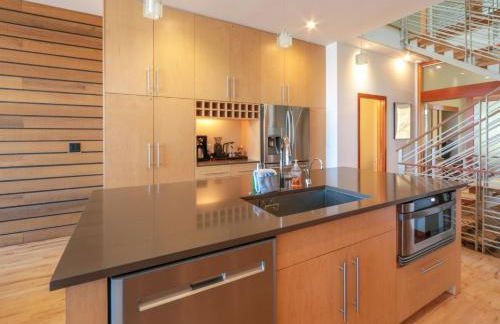 Four - River View Hot tub Luxurious Downtown Loft - Foto 5