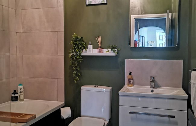 Upmarket 2 Bedroom Apartment With sea Views - Foto 6