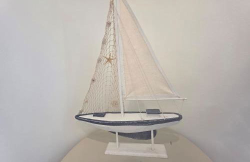 The Blue Sapphire 3BR 3BA Luxury Lakefront Home on Mineola Bay Stunning Views on Chain O Lakes - Photo 5