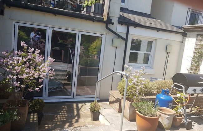 Lovely Large Garden Flat - Photo 1