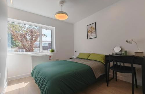 Gated 4 Guests House Free Parking - Foto 10