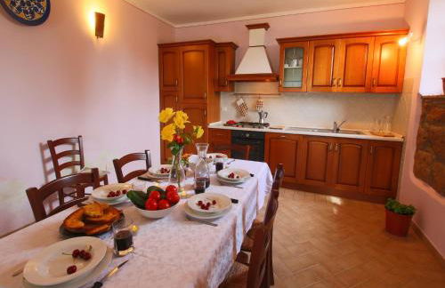 Romantic Farmhouse with Pool - Foto 30