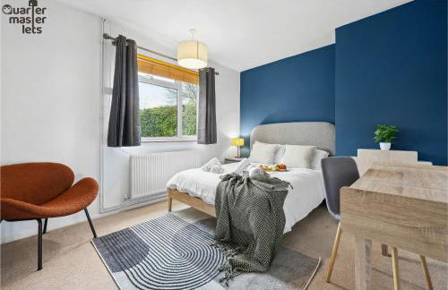 2 Bedroom Bungalow with Parking that Sleeps 6 - Photo 12