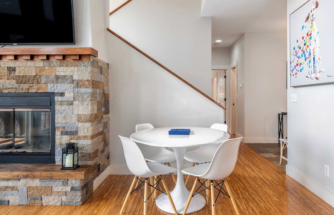 Private Retreat w/ Hot Tub, Amazing Views, Game Room Silver Spoon by Avantstay - Foto 14