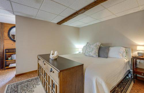 New England Hideaway on Historic 1859 Estate! - Foto 2