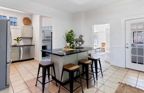 Stylish Retreat Walkable to Bars & Restaurants - Foto 10