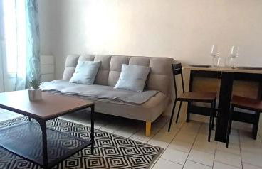 La Terrasse, T2 proche gare, Wifi, tv HD, grande terrasse - Photo 3