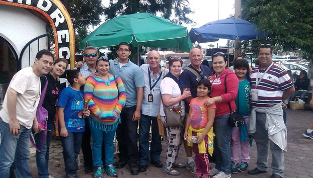 Visite dans Coyoacán + Balade en trajinera à Xochimilco + Balade à cheval - Photo 2, Prêts à monter dans la trajinera