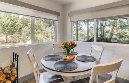 Relax Fireside Prescott Retreat with Hot Tub! - Foto 7