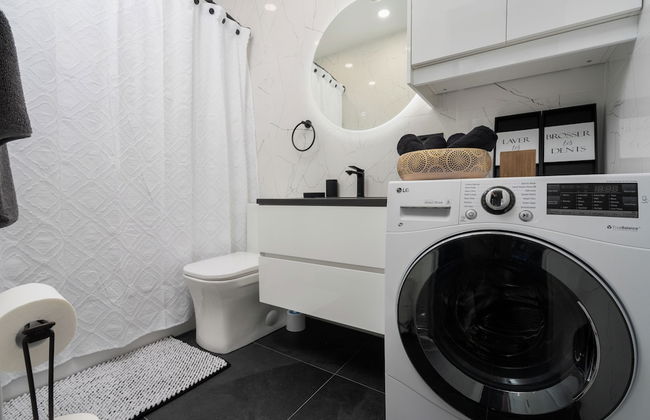 Downtown Luxe - Parking, Metro, King Bed, Sleeps 6 - Foto 42