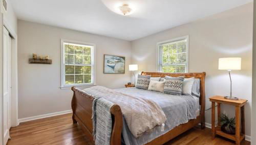 5BR Woodland Retreat on 7 Acres with a Pond - Foto 5