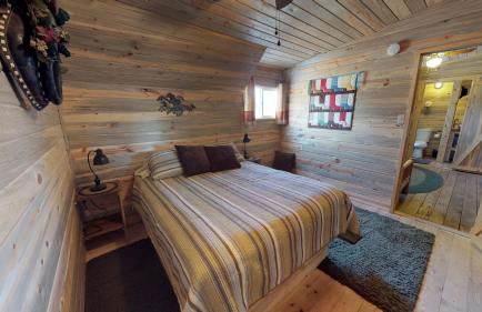 Canyonlands Barn Cabin with Loft, Full Kitchen, Dining Area for Large Groups - Photo 3