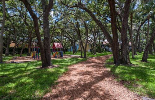 Private Beach Access 2 Pools Waterfront Oasis - Foto 47