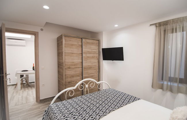 Contemporary Studios Historic Center - Photo 6