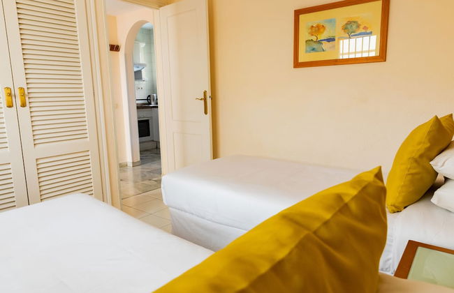 Ramada Hotel & Suites by Wyndham Costa del Sol - Photo 29