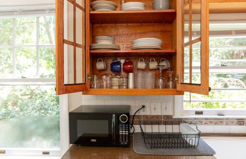 Spacious 2BR in Grand Old Home, Downtown Durham - Photo 46