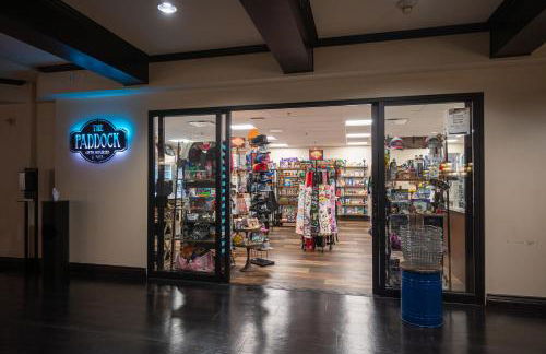 Iconic Vegas Views - 6 comfy Beds, NO RESORT FEES, Center Strip! - Foto 36