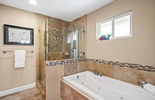 Executive Retreat - Renovated - Spacious - Views - Foto 15