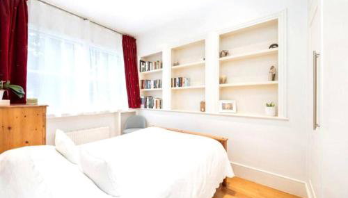 Neat, bright, and convenient. - Foto 3, wardrobe