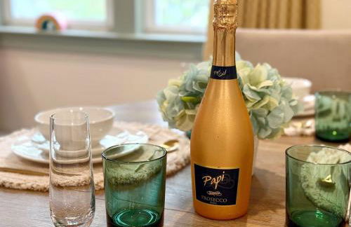 Zen Den With King Bed and Very Close to Airport - Foto 29