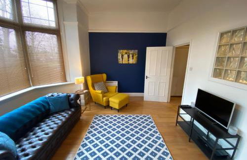 Stylish Apartment With Secure Parking Close to City - Photo 1