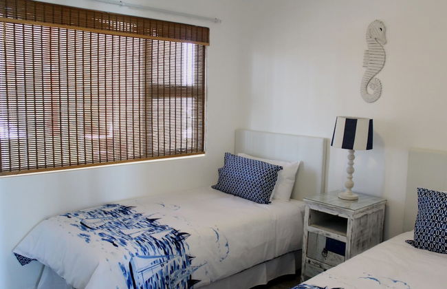 Stay Spectacular - Photo 8