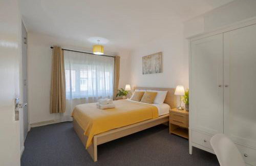 Entire 4-Bed House & Parking, Steps from ICC & Utilita Arena Birmingham & Broad Street - Photo 7