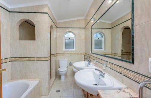 Beach villa Casa de Amanhã 450 mts to the beach with beautiful garden and heated saltwater pool - Foto 22